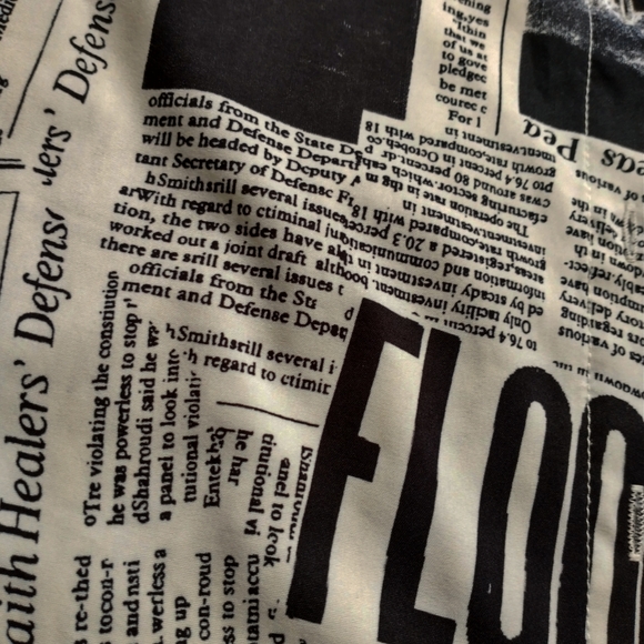 NEWSPAPER LETTER PRINT LOOSE T-SHIRT - Picture 2 of 2